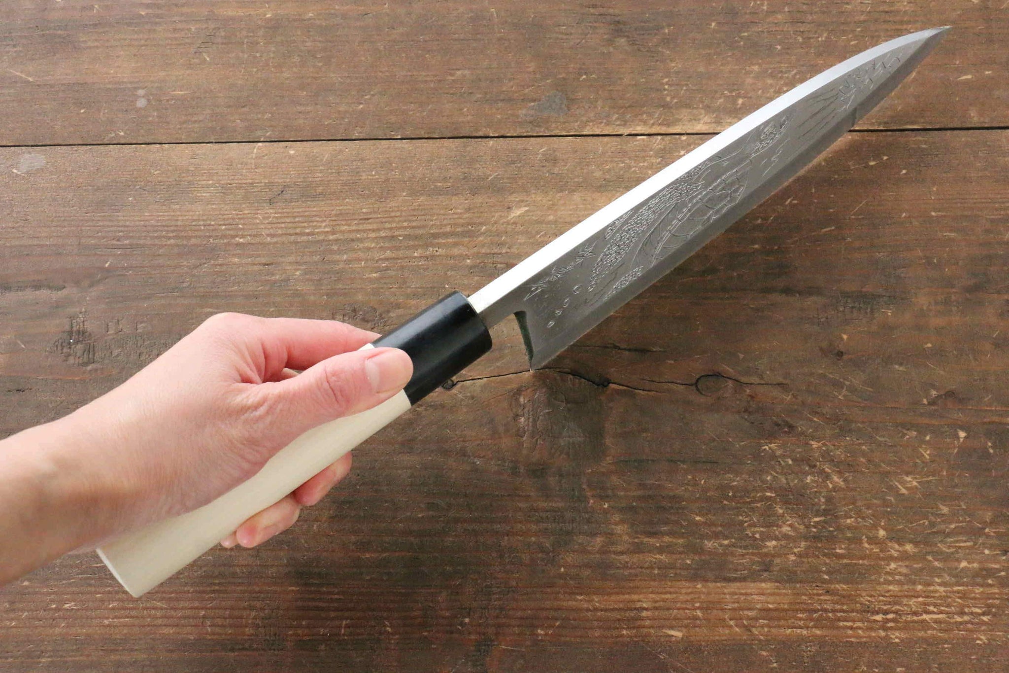 堺 孝行 霞研 白鋼 亀の彫刻入り 出刃包丁  朴柄 - 清助刃物